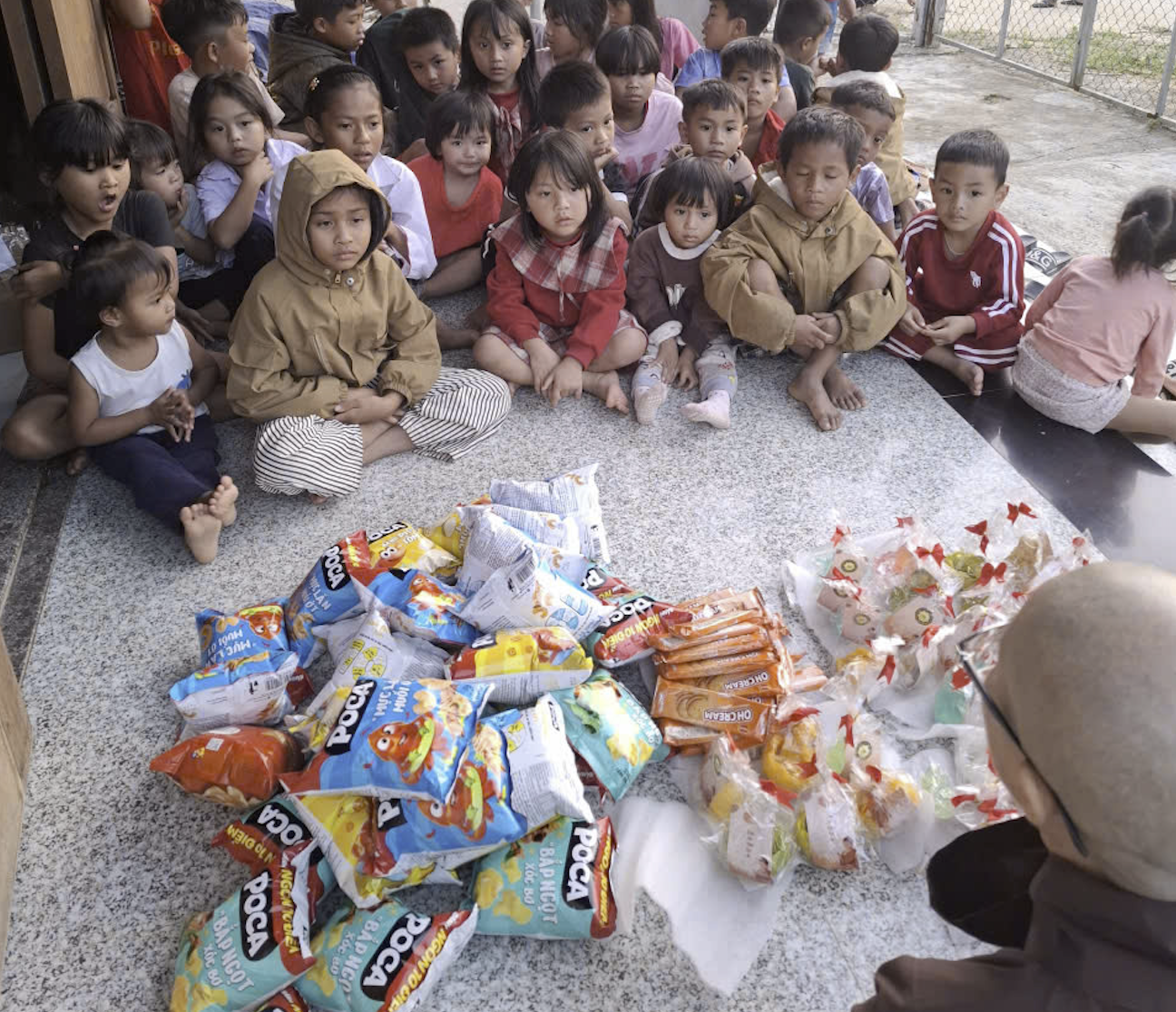 Gieo duyên Phật pháp cho trẻ em ở A Lưới
